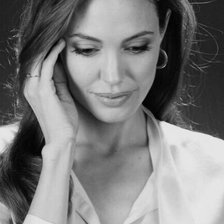 Схема вышивки «Анджелина Джоли»