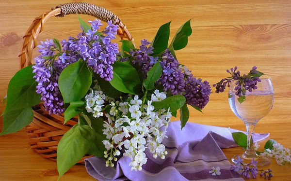 натюрморт-корзинка с сиренью - цветы, натюрморт, картина - оригинал