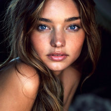 Схема вышивки «Миранда Керр»