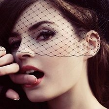 девушка с вуалью