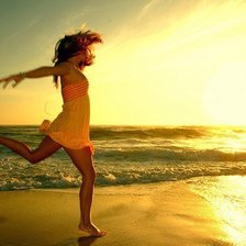 Бегущая девушка