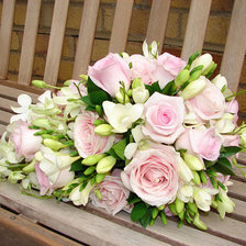 Схема вышивки «букет роз на скамье»