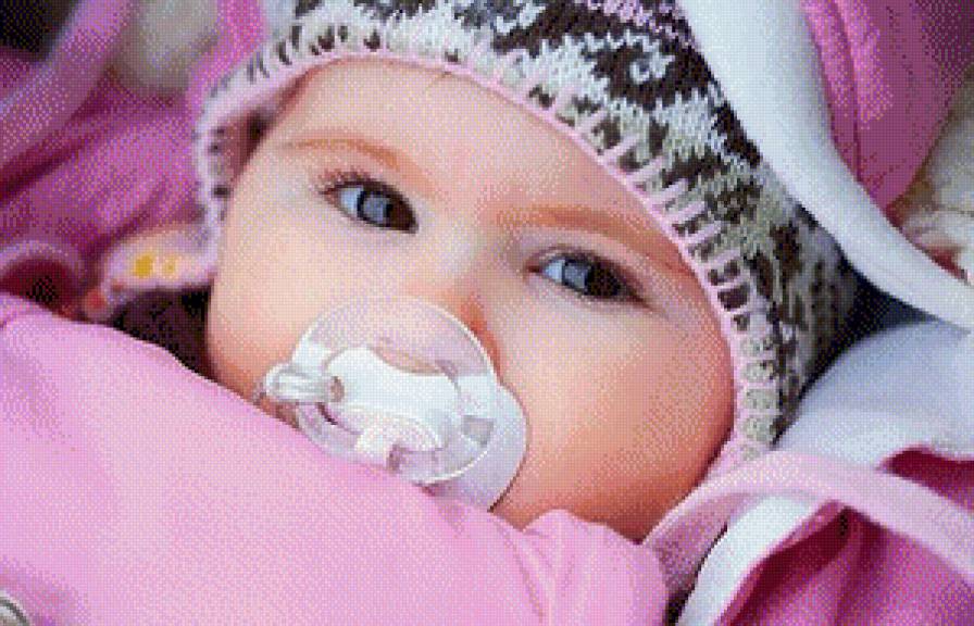 Малышка с соской - малыш, ребенок - предпросмотр