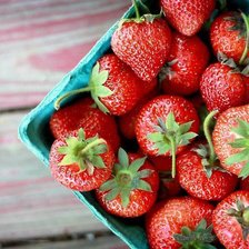 Схема вышивки «сладкая клубника»