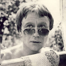 Схема вышивки «Андрей Миронов»