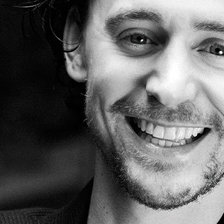 Схема вышивки «Том Хиддлстон»