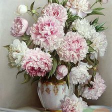 пионы в вазе