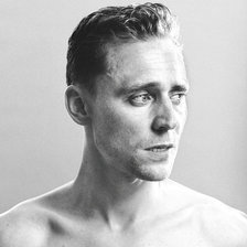 Схема вышивки «Том Хиддлестон»