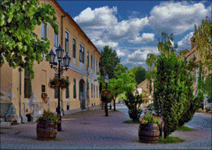 зеленая улица - деревья, здания, улица - предпросмотр