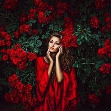 Схема вышивки «женщина в красном»