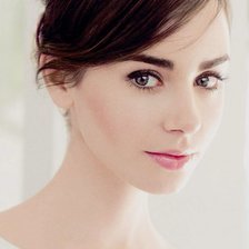 Лили Коллинз