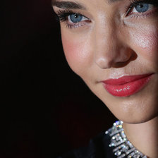 Схема вышивки «Миранда Керр»