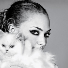 Схема вышивки «Котик и девушка»