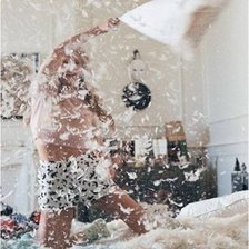 Схема вышивки «Девушка в перьях»