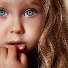 Схема вышивки «Девочка»