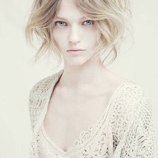 Схема вышивки «Девушка 1»