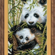 Схема вышивки «Панда с детёнышем»