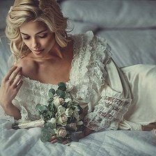 Схема вышивки «Девушка с букетом.»