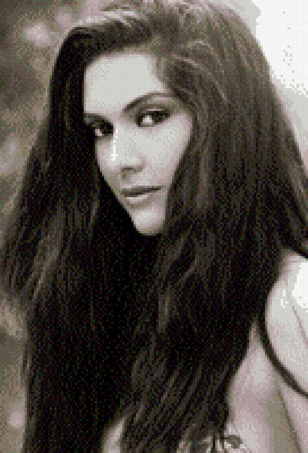 Бергюзар Корель - актрисы - предпросмотр