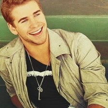 Лиам Хемсворт