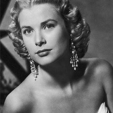 Схема вышивки «актрисы прошлого»