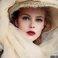 Схема вышивки «девушка в шляпе»