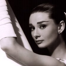 Схема вышивки «Одри Хепберн»