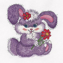 Схема вышивки «зайка с красным цветком»