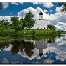 Схема вышивки «Церковь у реки»