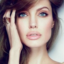 Схема вышивки «Анжелина Джоли»