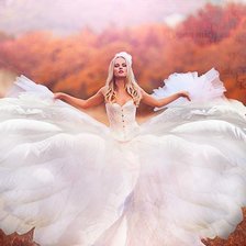 Схема вышивки «девушка в белом»