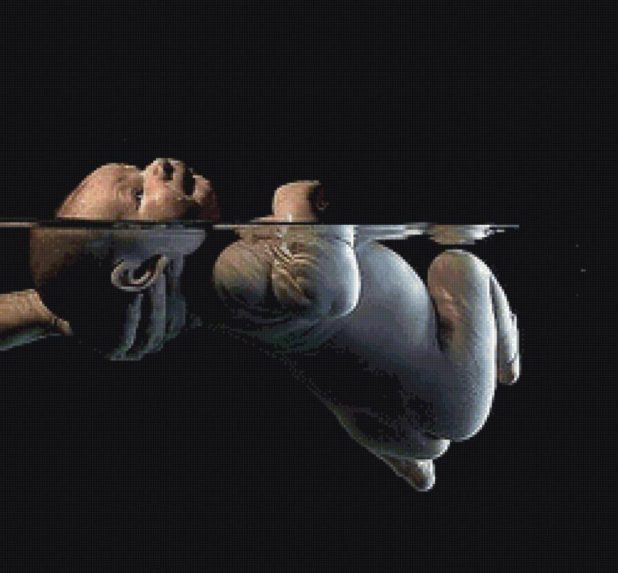 Первое купание2 - ребенок, малыш, черная канва, вода - предпросмотр