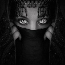 Схема вышивки «берберская женщина»