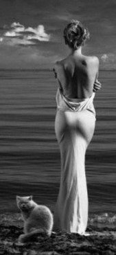 У моря - кошка, девушка, горизонт, море, вода - оригинал