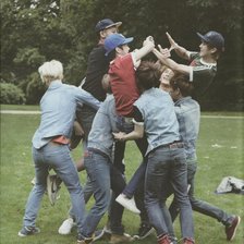 Схема вышивки «DIE JUNGS EXO»