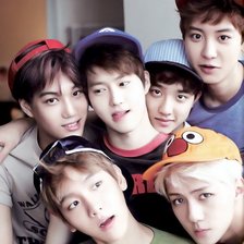 Схема вышивки «DIE JUNGS EXO»