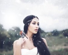 Схема вышивки «Девушка с птицей на руке»