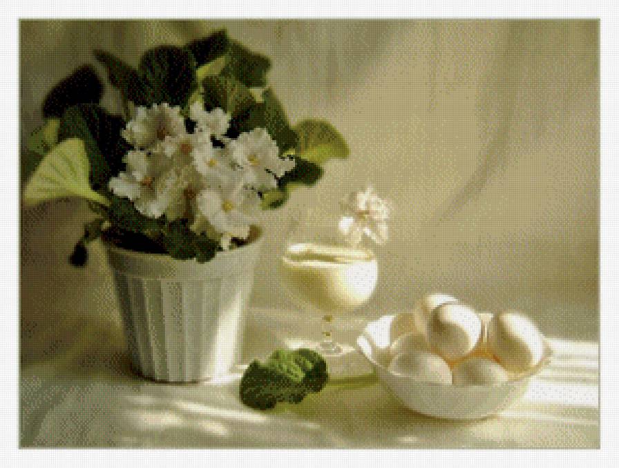 натюрморт с фиалкой - яйца, фиалка, белое, натюрморт, молоко, цветок - предпросмотр