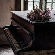 Схема вышивки «Старый рояль»