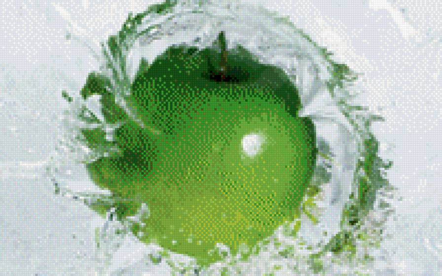 яблоко в воде - вода, на кухню, фрукты - предпросмотр