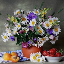 Схема вышивки «Букет и клубника»