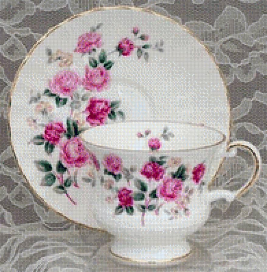 taza y plato con pequeñas rosas - предпросмотр