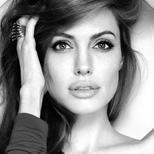 Схема вышивки «Анджелина Джоли»