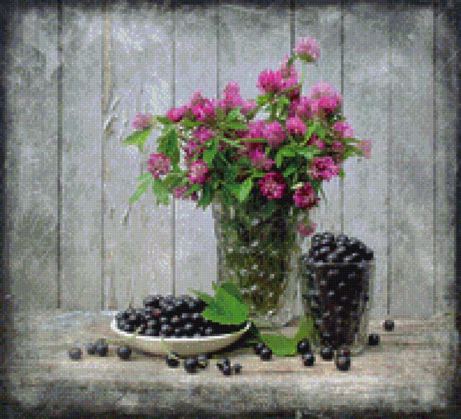 натюрморт - цветы, ягоды - предпросмотр