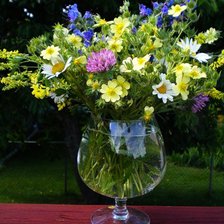 Схема вышивки «букетик в рюмке»