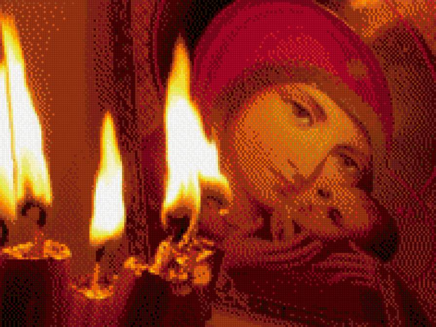 свеча у иконы - предпросмотр