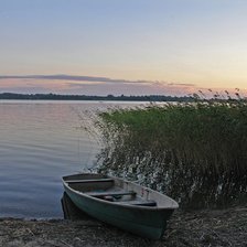 Закат на озере