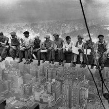 obreros sobre la viga