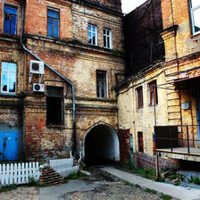 Схема вышивки «Старый дворик»