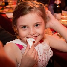 Схема вышивки «Девочка»